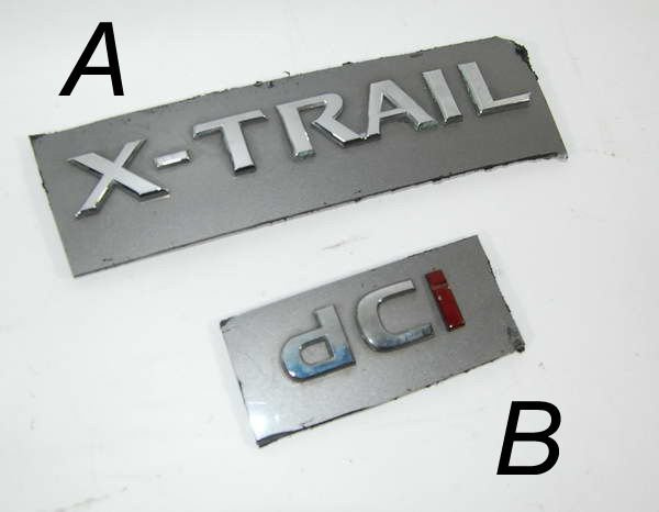 Nissan X-tral napis znaczek logo 2008 r