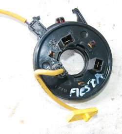 Ford Fiesta 2000 r zwijak tasma airbag