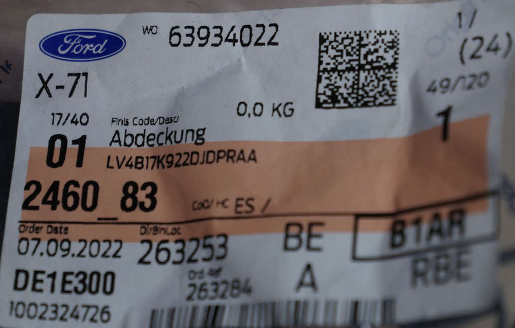 Ford Kuga MK3 ST Line zaślepka zderzaka tył 2460983 LV4B-17K922-DJ ORYGINAŁ