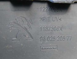 Peugeot 2008  zderzak przód przedni